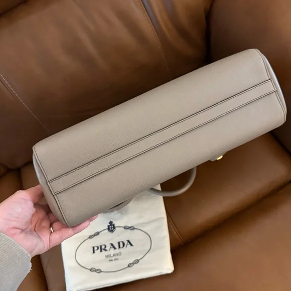 Prada Gray Leather Women's Bag - Picture 4 of 10